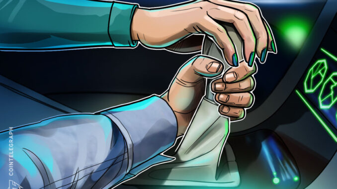 Aave transfers governance to token holders