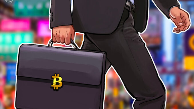 Corporate giants may not follow MicroStrategy's Bitcoin adoption play, Raoul Pal explains